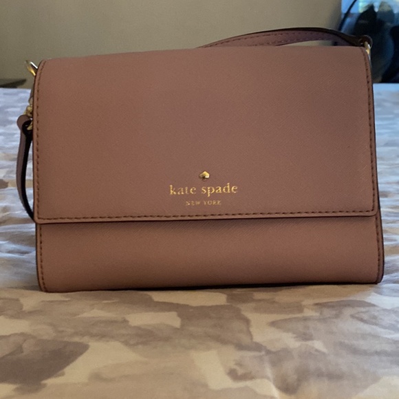 kate spade Handbags - Kate Spade Crossbody